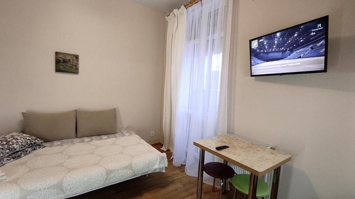 Апартаменты Левада Апартаменти Левада Apartments Levada ハルキウ エクステリア 写真